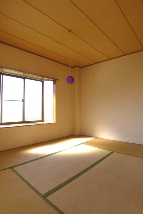 物件内観写真8　(室内からの展望)