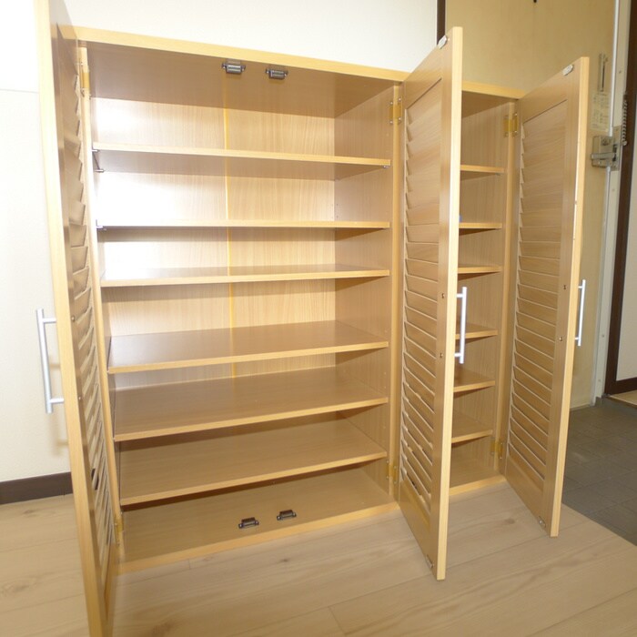 物件内観写真15　(靴箱)