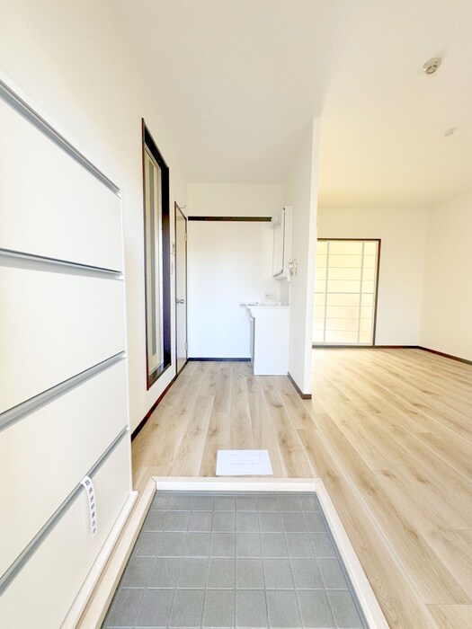 物件内観写真17　(玄関)