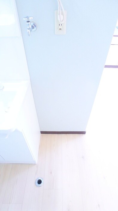 物件内観写真18　(洗濯機置場)