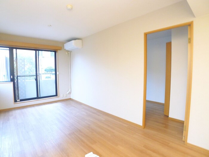 物件内観写真9　(室内からの展望)