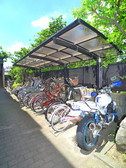 物件外観写真5　(駐輪場)