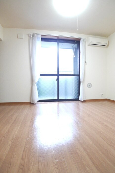 物件内観写真4　(居室)