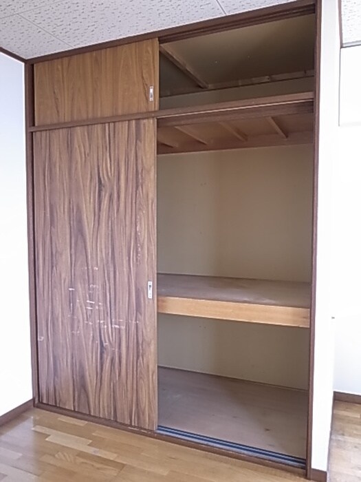 物件内観写真12　(収納)