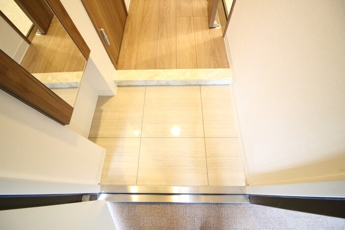 物件内観写真7　(玄関)