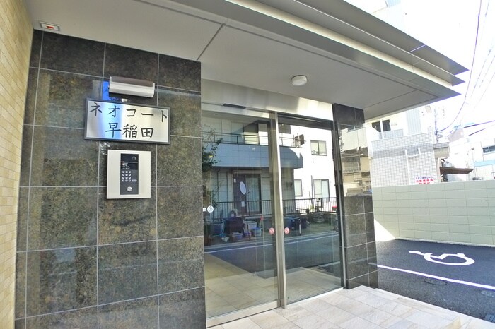 物件外観写真4　(エントランス部分)