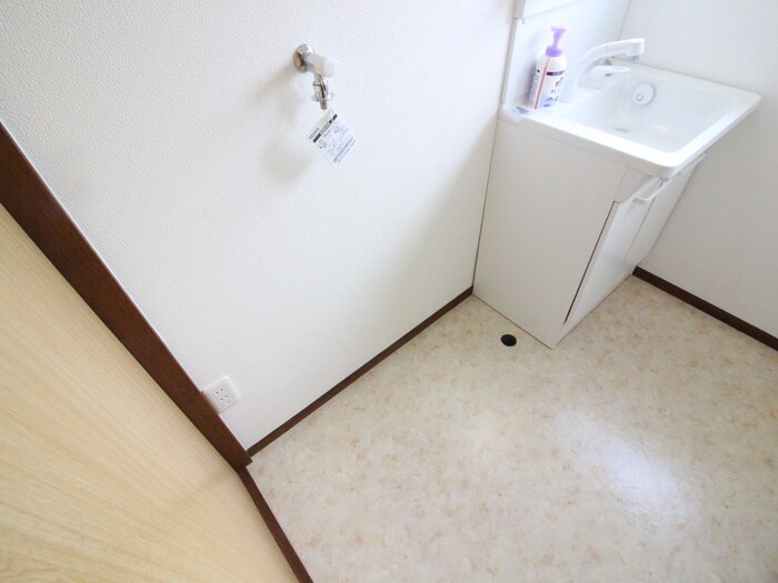 物件内観写真12　(洗濯機置場)