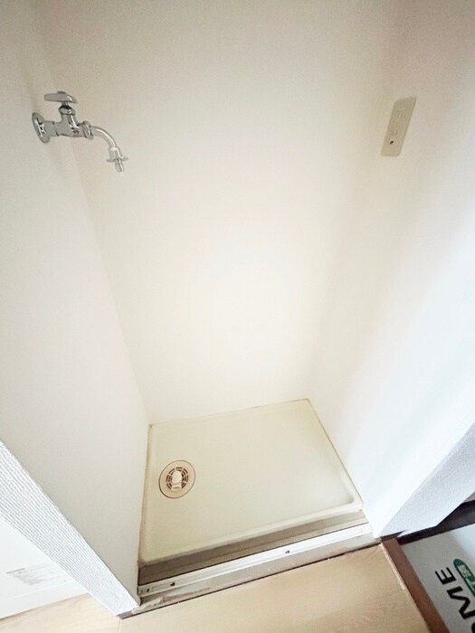 物件内観写真15　(洗濯機置場)