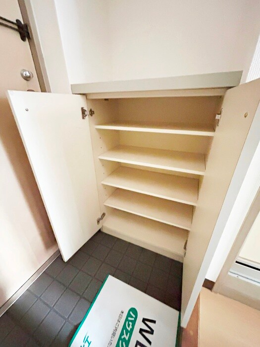物件内観写真17　(靴箱)