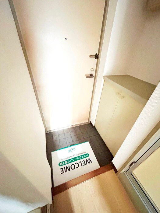 物件内観写真18　(玄関)