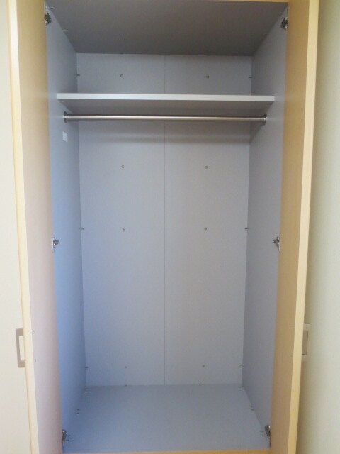 物件内観写真6　(収納)