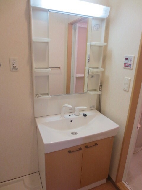 物件内観写真8　(洗面)