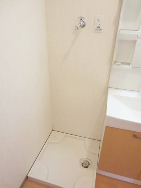 物件内観写真9　(洗濯機置場)