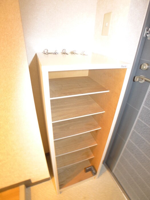 物件内観写真8　(靴箱)