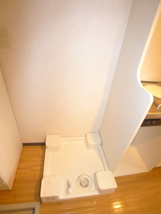 物件内観写真9　(洗濯機置場)