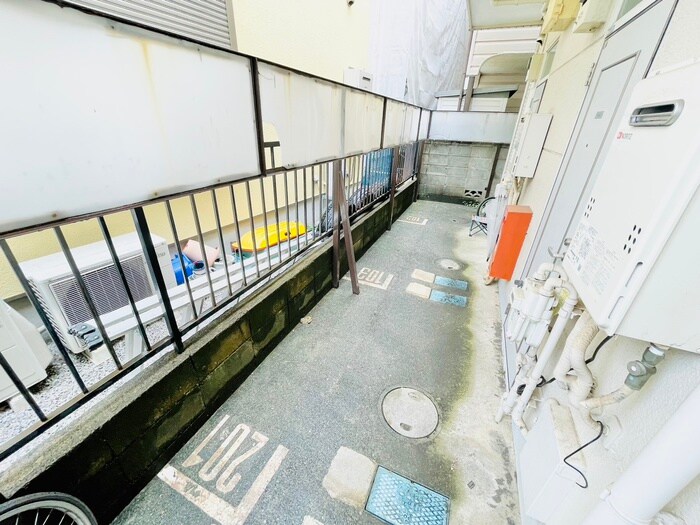 メゾン中和泉の駐輪場