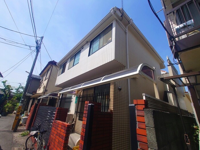 物件外観写真6　(エントランス部分)