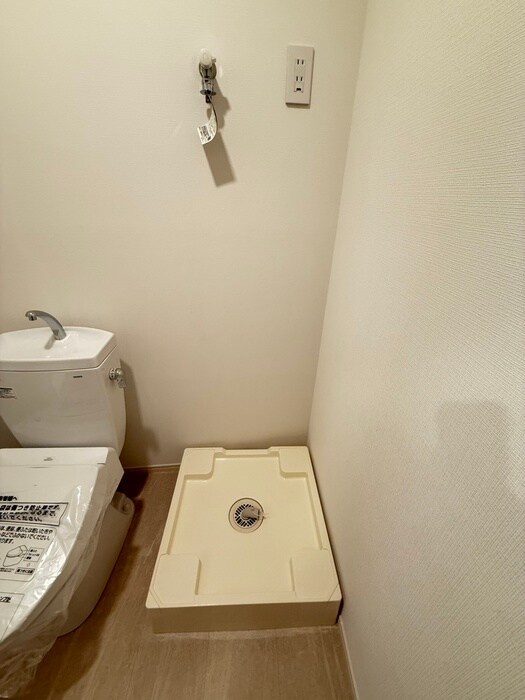 物件内観写真16　(洗濯機置場)