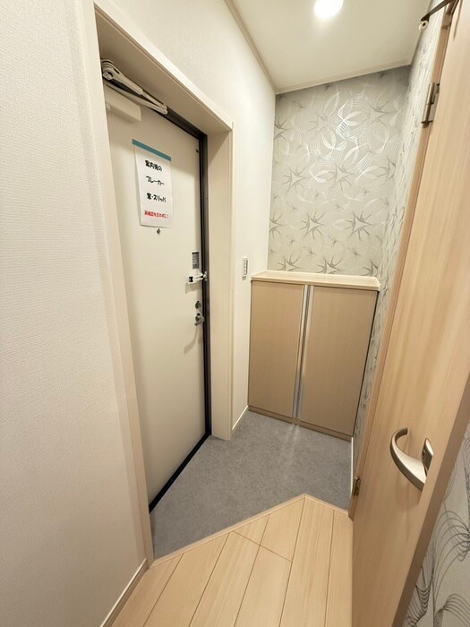 物件内観写真18　(玄関)