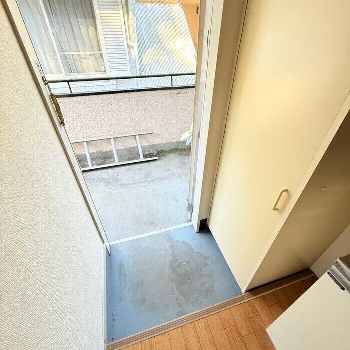 物件内観写真11　(玄関)