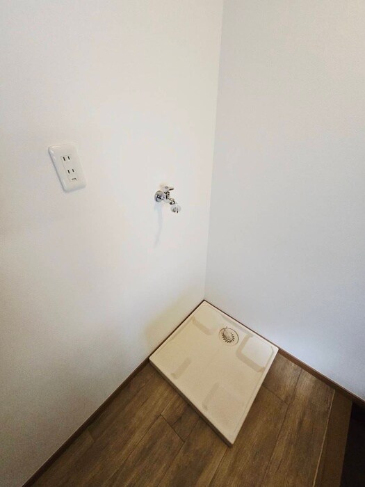 物件内観写真14　(洗濯機置場)