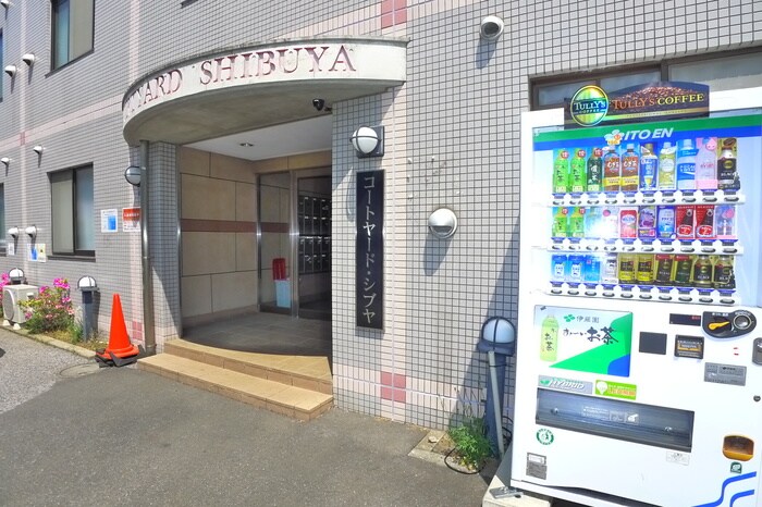 物件外観写真5　(エントランス部分)