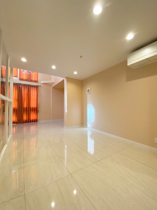 物件内観写真4　(居室)