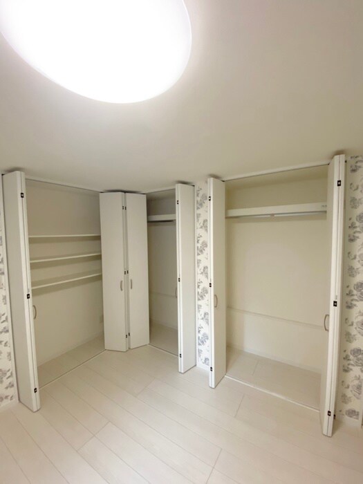 物件内観写真12　(収納)