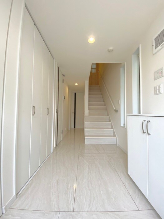 物件内観写真16　(廊下)