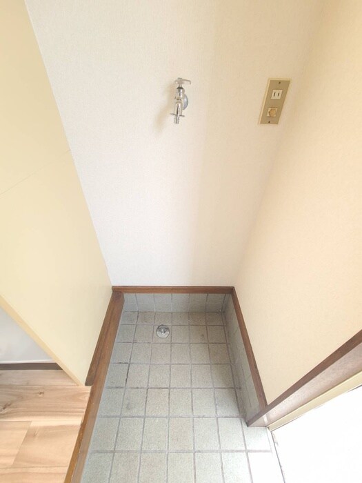 物件内観写真10　(洗濯機置場)