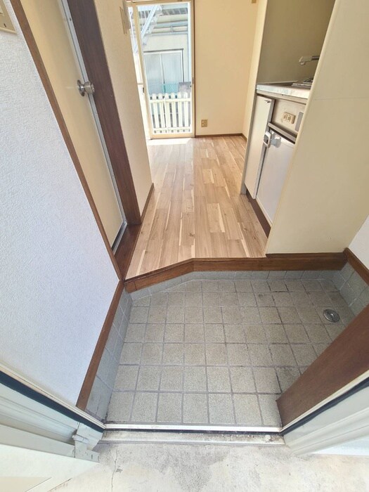 物件内観写真14　(玄関)