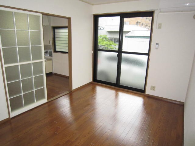 物件内観写真4　(居室)