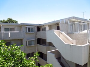 ﾗｲｵﾝｽﾞﾋﾙｽﾞ向ヶ丘遊園（106）外観写真