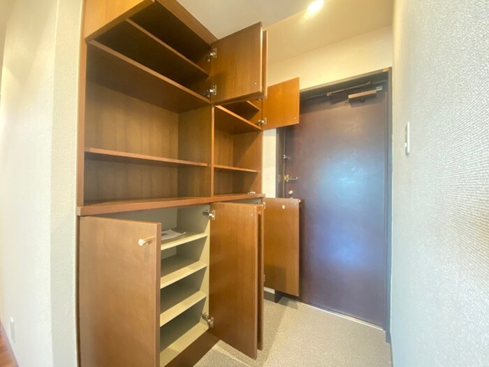 物件内観写真18　(靴箱)