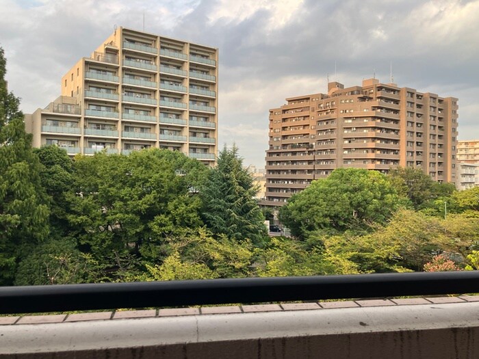 物件内観写真21　(室内からの展望)