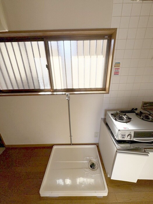 物件内観写真16　(洗濯機置場)