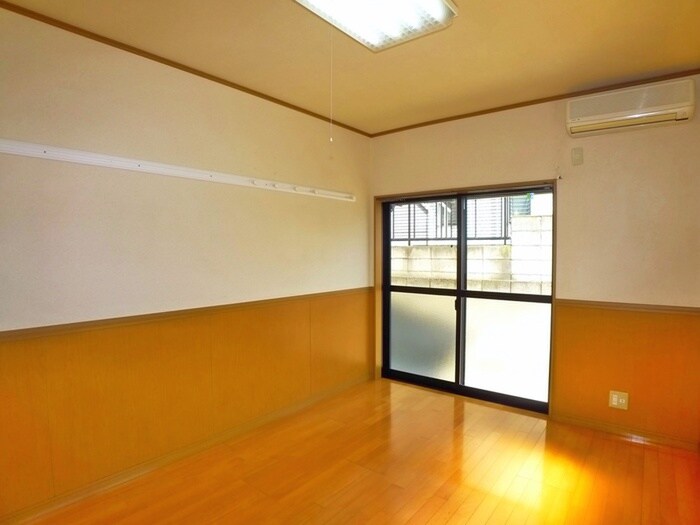 物件内観写真8　(居室)