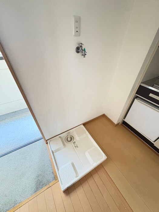 物件内観写真14　(洗濯機置場)