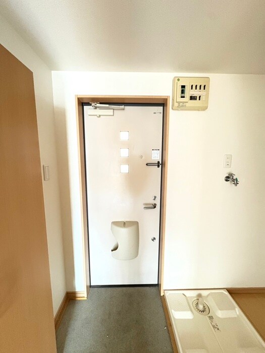 物件内観写真17　(玄関)