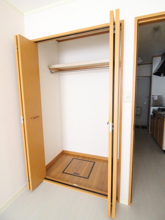 物件内観写真16　(収納)