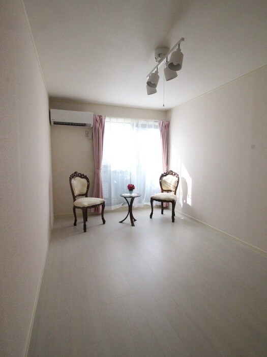 物件内観写真18　(居室)