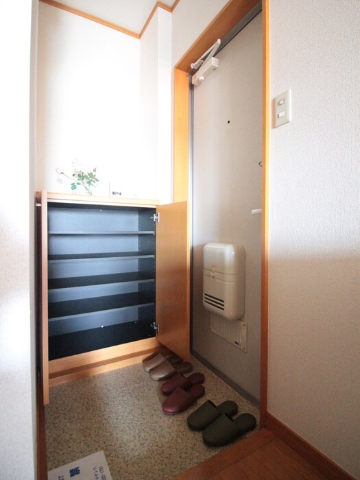 物件内観写真18　(玄関)