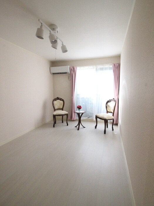 物件内観写真19　(居室)