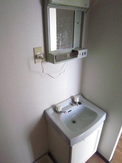 物件内観写真11　(洗面)