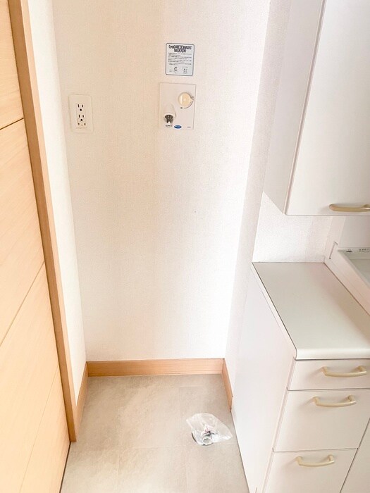 物件内観写真16　(洗濯機置場)