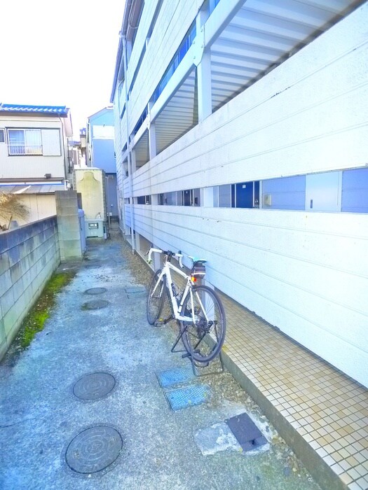 物件外観写真6　(駐輪場)