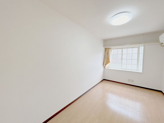 物件内観写真10　(居室)