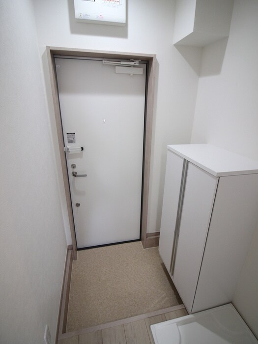 物件内観写真9　(玄関)