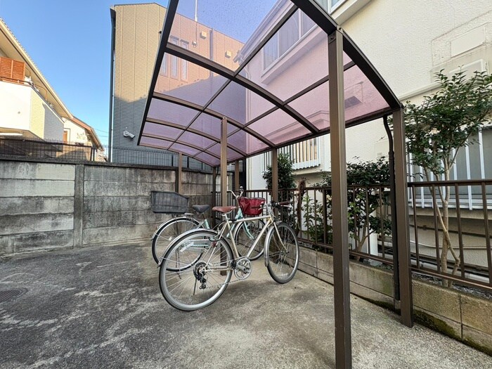 物件外観写真5　(駐輪場)