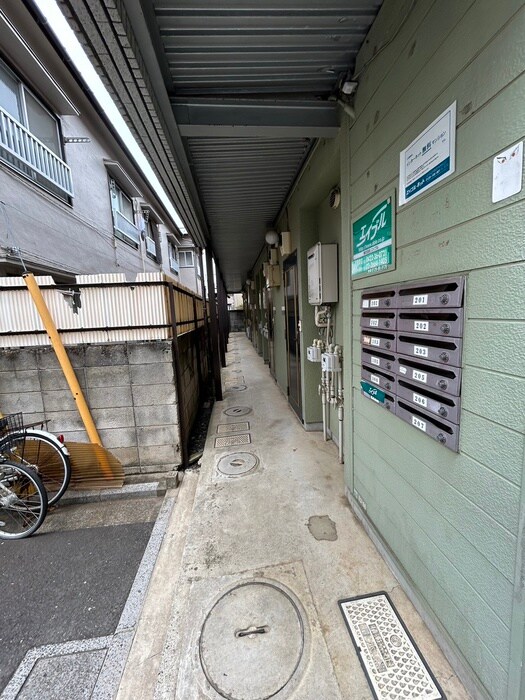 物件外観写真6　(エントランス部分)